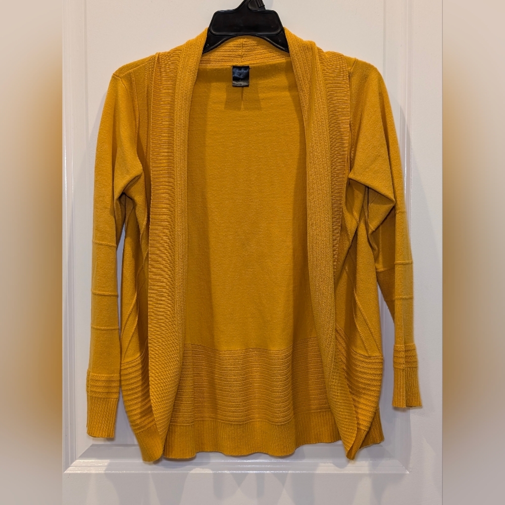 4 For $20 Madison Lilly Cardigan Small